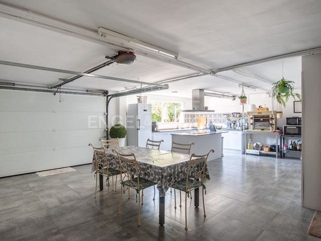 6 bedroom Villa for sale in Benicàssim with pool - € 680,000 (Ref: 8235517)
