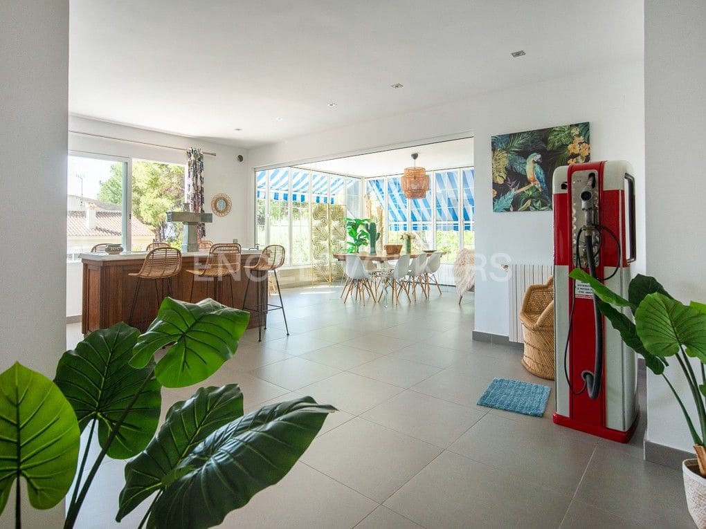 Chalet de 6 habitaciones en Benicàssim en venta con piscina - 680.000 € (Ref: 8235517)