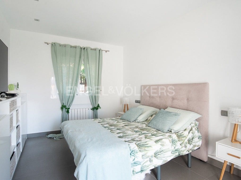 Chalet de 6 habitaciones en Benicàssim en venta con piscina - 680.000 € (Ref: 8235517)