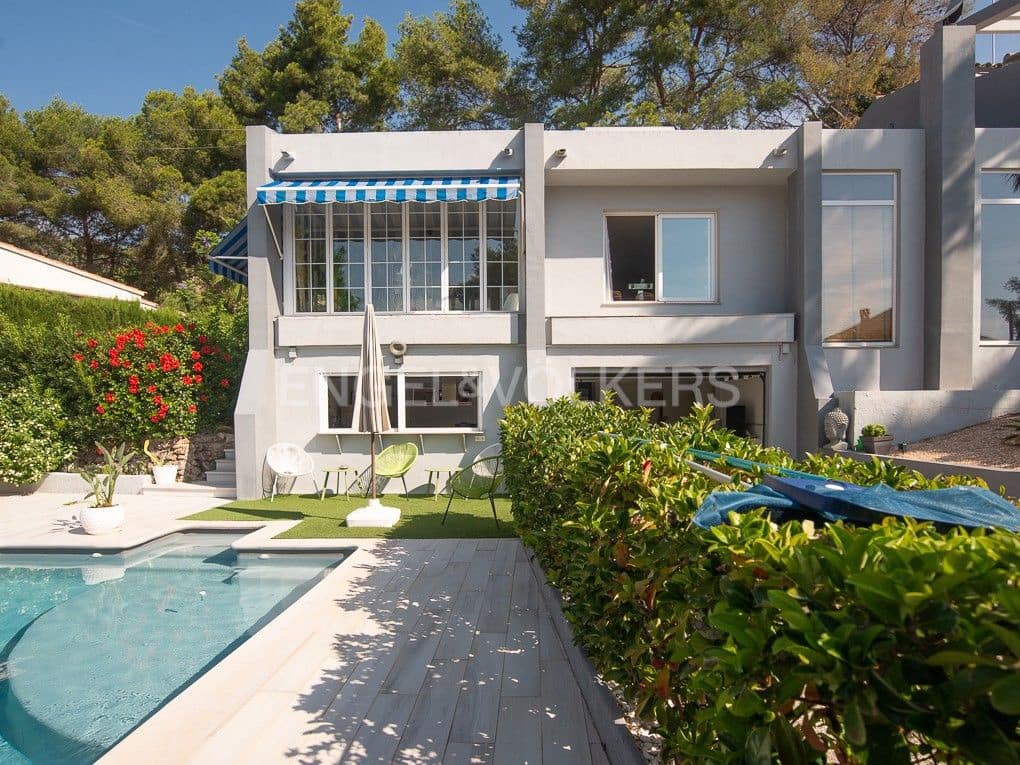 Chalet de 6 habitaciones en Benicàssim en venta con piscina - 680.000 € (Ref: 8235517)