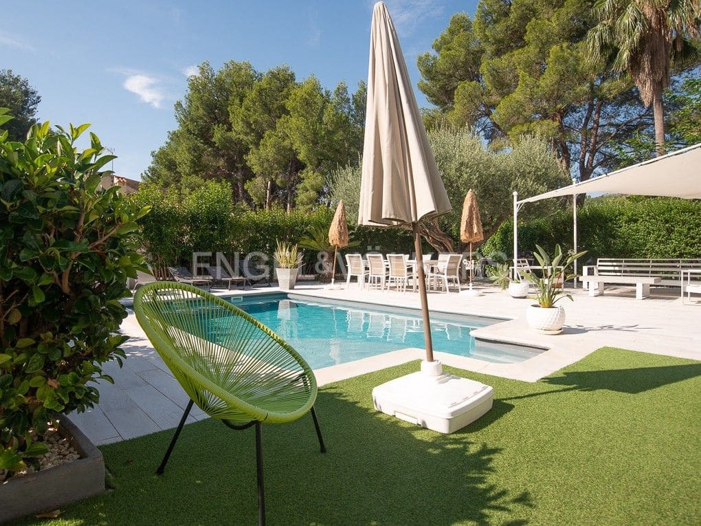 Chalet de 6 habitaciones en Benicàssim en venta con piscina - 680.000 € (Ref: 8235517)