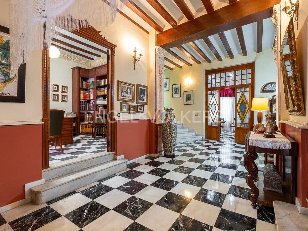 4 bedroom Villa for sale in Albalat de la Ribera with garage - € 399,000 (Ref: 8235519)