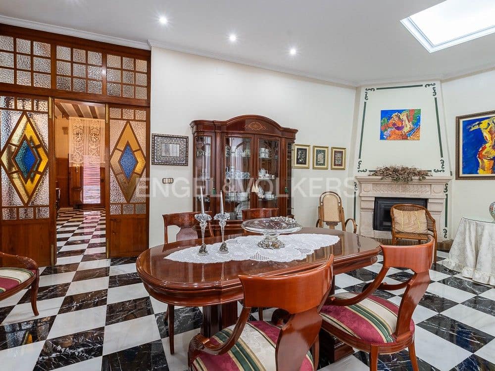 4 bedroom Villa for sale in Albalat de la Ribera with garage - € 399,000 (Ref: 8235519)