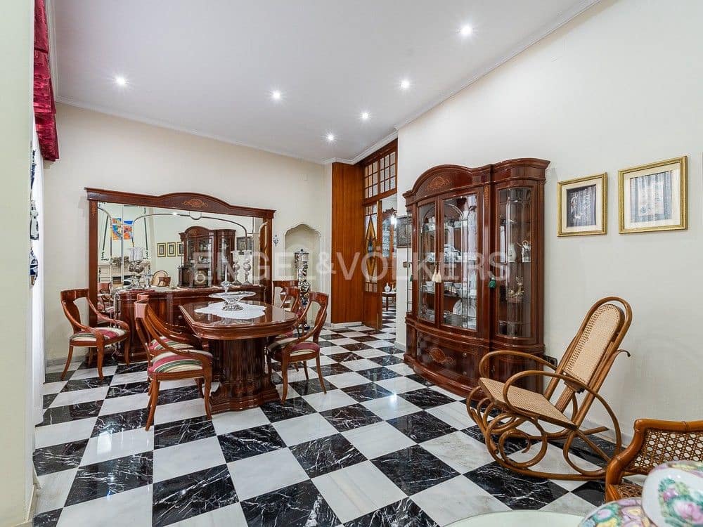 4 bedroom Villa for sale in Albalat de la Ribera with garage - € 399,000 (Ref: 8235519)