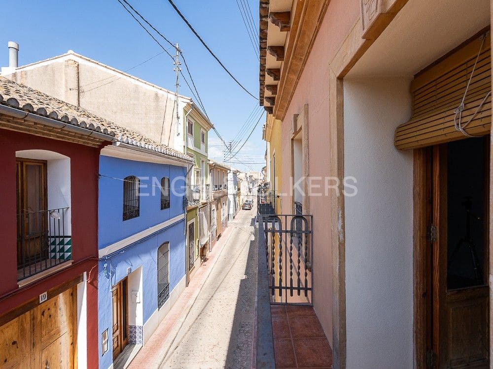 4 bedroom Villa for sale in Albalat de la Ribera with garage - € 399,000 (Ref: 8235519)