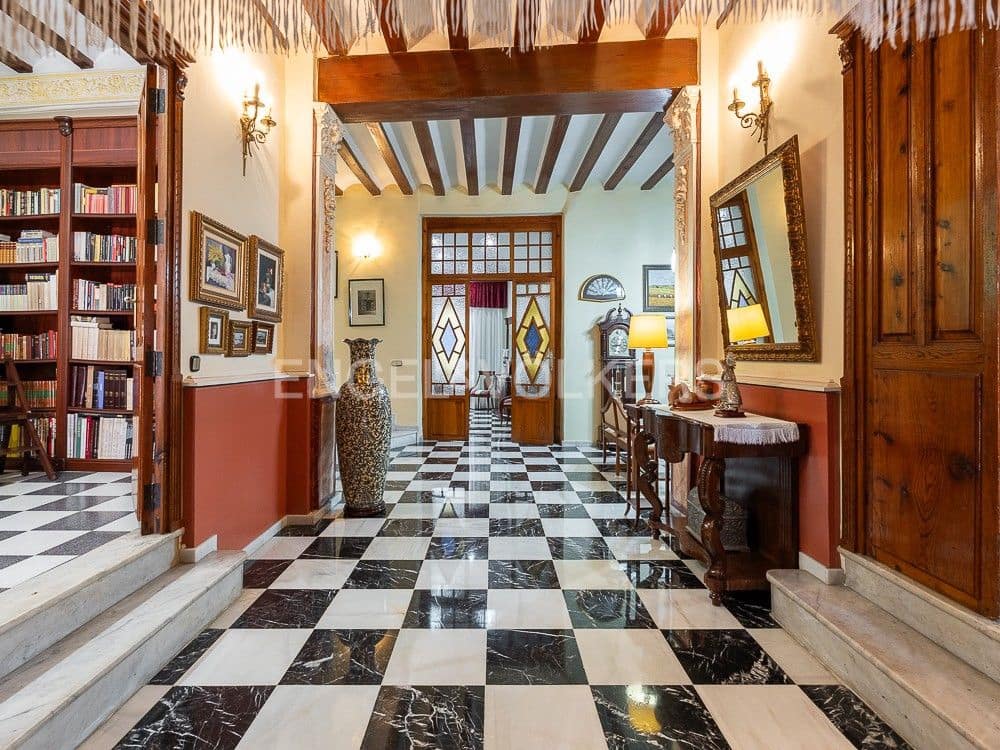 4 bedroom Villa for sale in Albalat de la Ribera with garage - € 399,000 (Ref: 8235519)