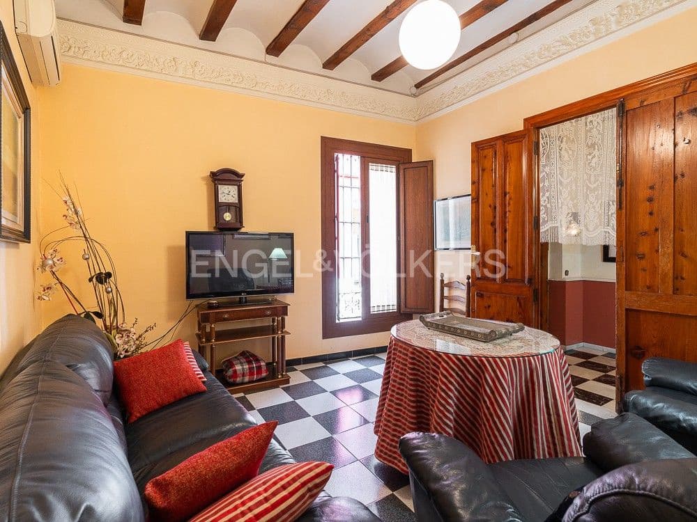 4 bedroom Villa for sale in Albalat de la Ribera with garage - € 399,000 (Ref: 8235519)