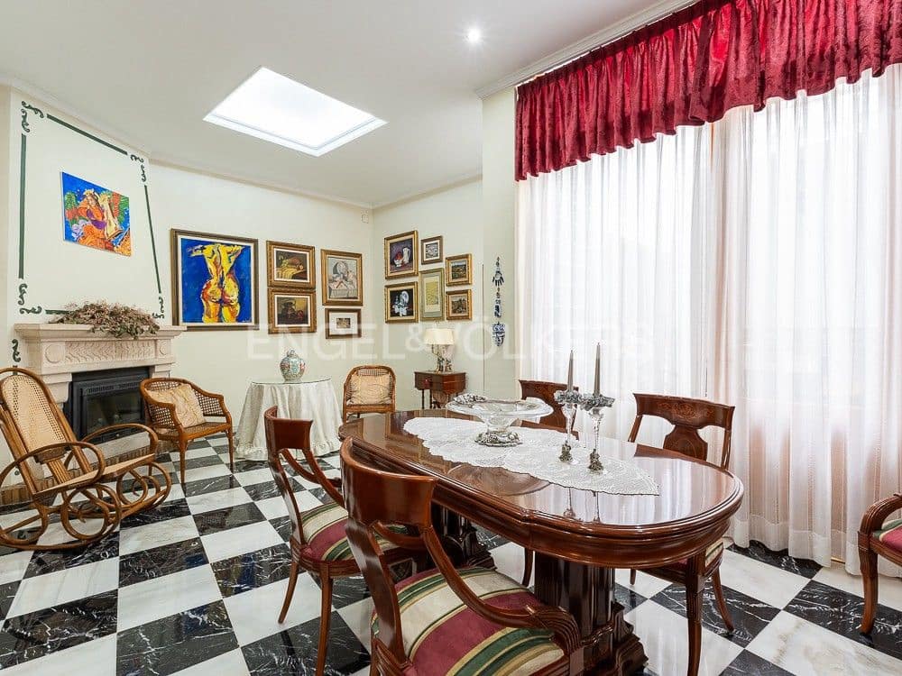 4 bedroom Villa for sale in Albalat de la Ribera with garage - € 399,000 (Ref: 8235519)