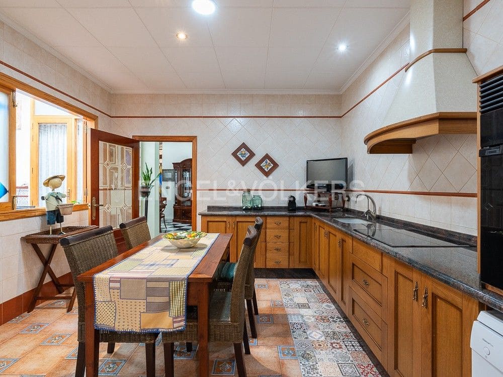 4 bedroom Villa for sale in Albalat de la Ribera with garage - € 399,000 (Ref: 8235519)