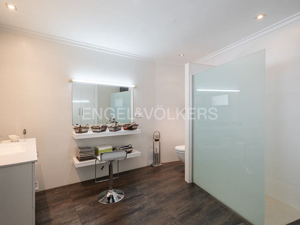 4 bedroom Villa for sale in Albalat de la Ribera with garage - € 399,000 (Ref: 8235519)