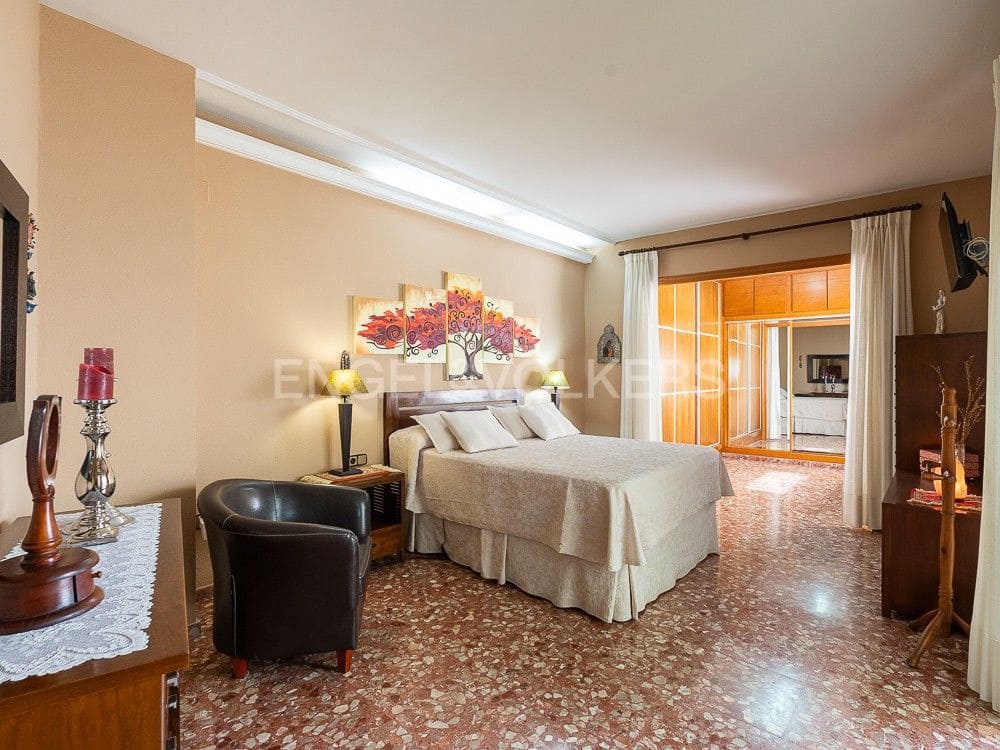 4 bedroom Villa for sale in Albalat de la Ribera with garage - € 399,000 (Ref: 8235519)