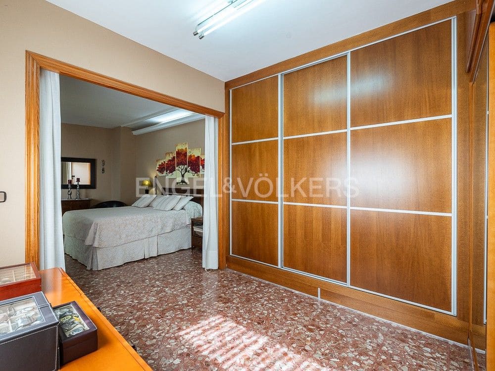 4 bedroom Villa for sale in Albalat de la Ribera with garage - € 399,000 (Ref: 8235519)