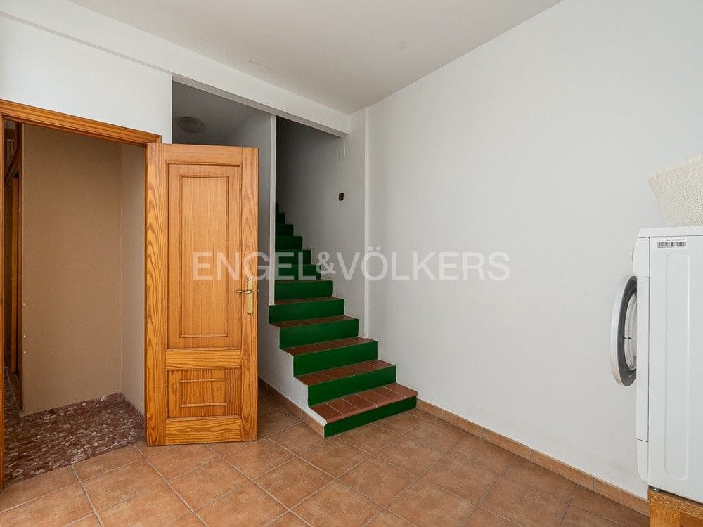 4 bedroom Villa for sale in Albalat de la Ribera with garage - € 399,000 (Ref: 8235519)