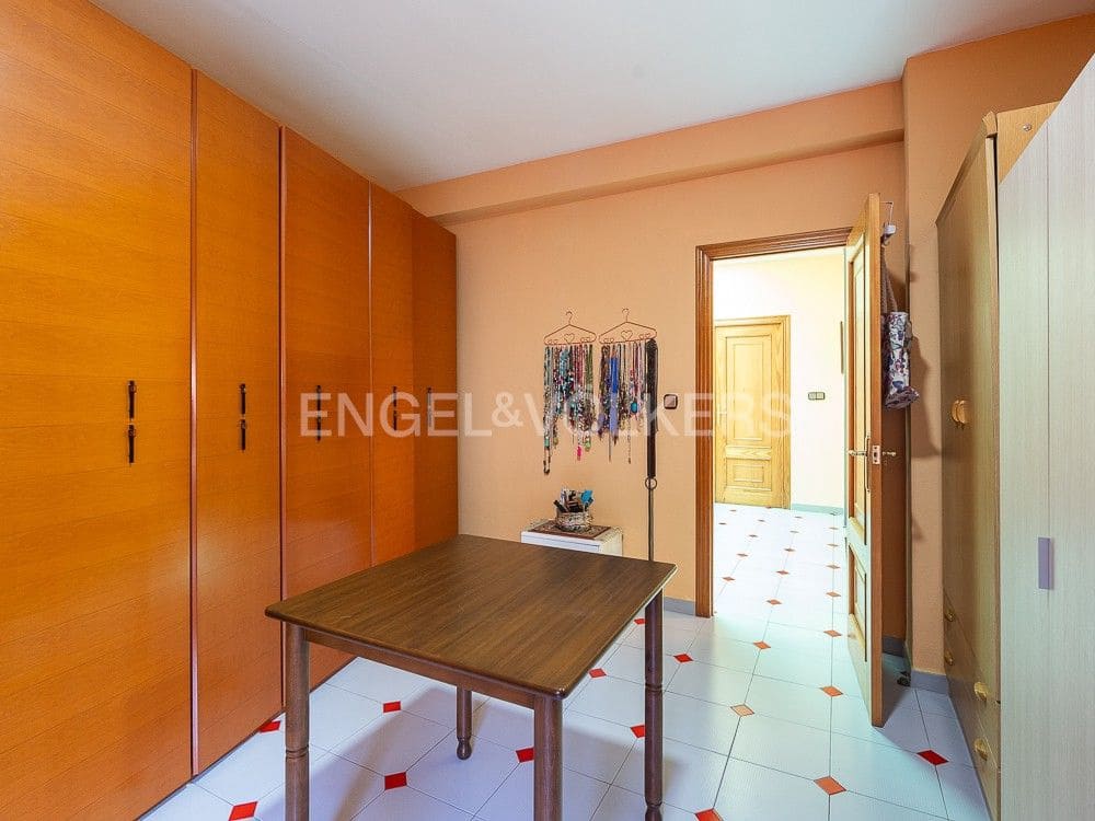 4 bedroom Villa for sale in Albalat de la Ribera with garage - € 399,000 (Ref: 8235519)