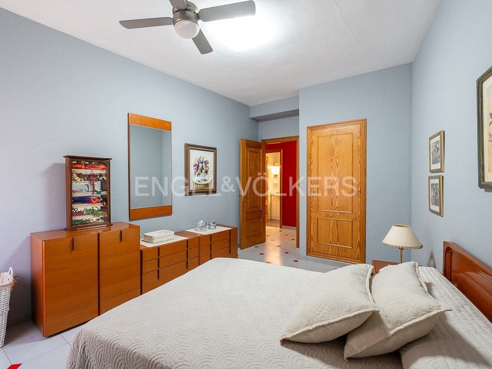 4 bedroom Villa for sale in Albalat de la Ribera with garage - € 399,000 (Ref: 8235519)