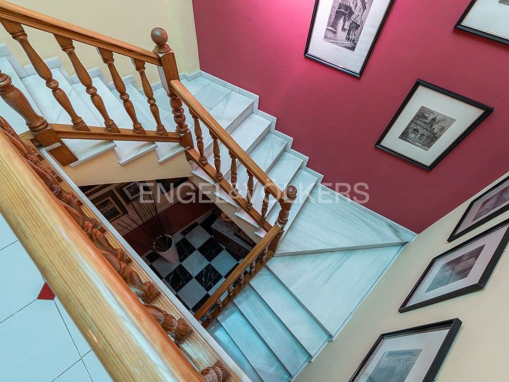 4 bedroom Villa for sale in Albalat de la Ribera with garage - € 399,000 (Ref: 8235519)