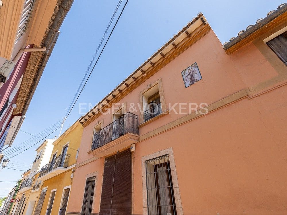 4 bedroom Villa for sale in Albalat de la Ribera with garage - € 399,000 (Ref: 8235519)