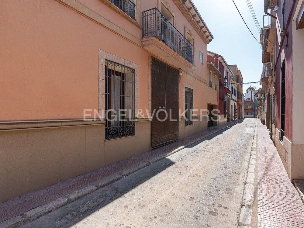 4 bedroom Villa for sale in Albalat de la Ribera with garage - € 399,000 (Ref: 8235519)