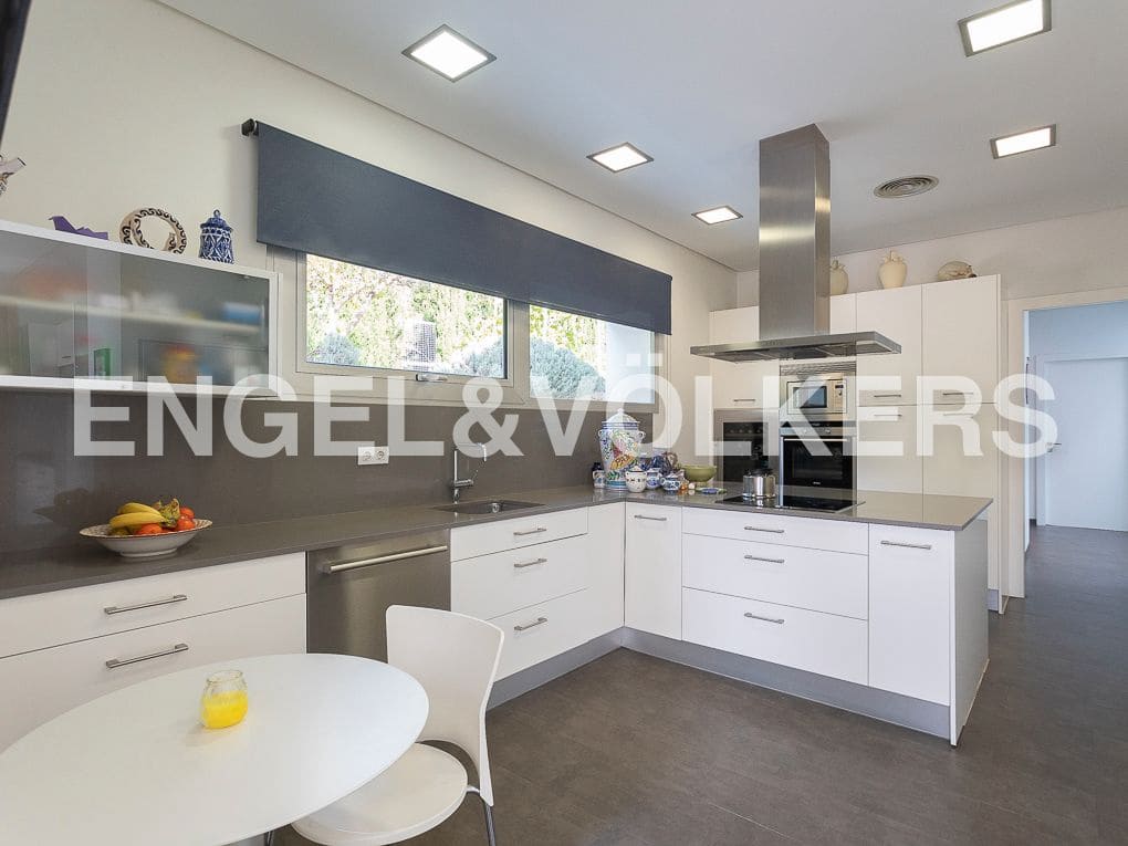 10 slaapkamer Villa te koop in Rugat met zwembad garage - € 1.800.000 (Ref: 8235522)