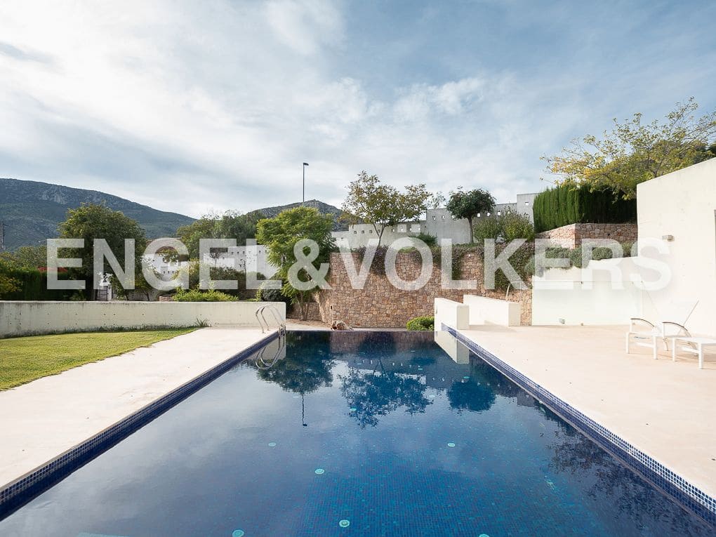 10 slaapkamer Villa te koop in Rugat met zwembad garage - € 1.800.000 (Ref: 8235522)