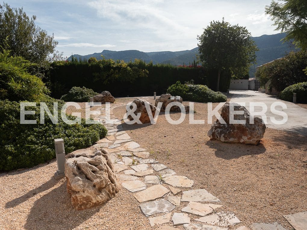 10 slaapkamer Villa te koop in Rugat met zwembad garage - € 1.800.000 (Ref: 8235522)