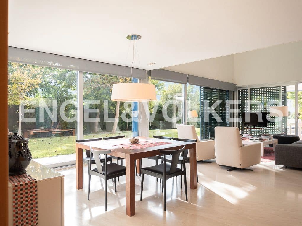 10 slaapkamer Villa te koop in Rugat met zwembad garage - € 1.800.000 (Ref: 8235522)