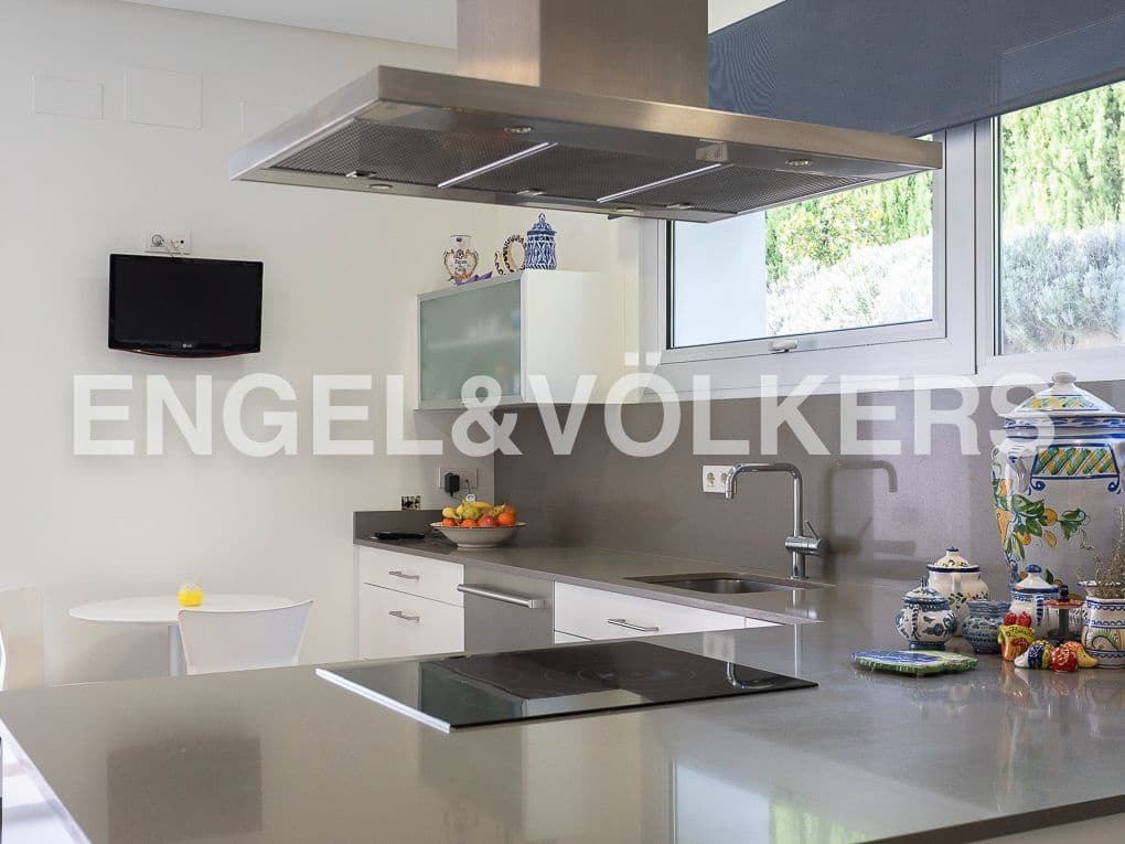 10 slaapkamer Villa te koop in Rugat met zwembad garage - € 1.800.000 (Ref: 8235522)