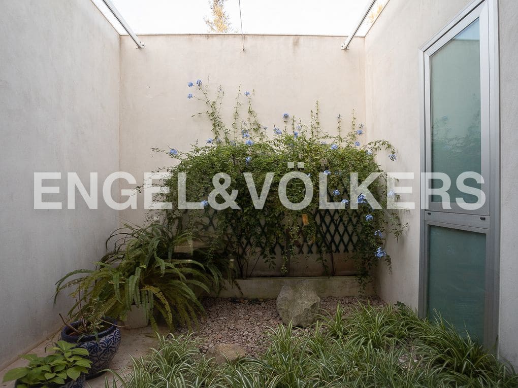 10 slaapkamer Villa te koop in Rugat met zwembad garage - € 1.800.000 (Ref: 8235522)