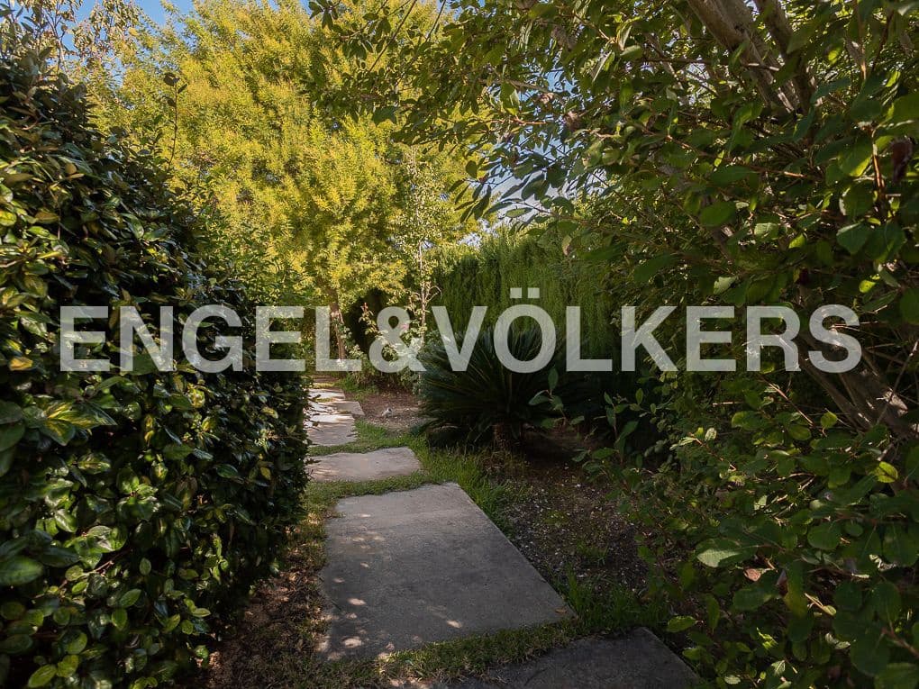 10 slaapkamer Villa te koop in Rugat met zwembad garage - € 1.800.000 (Ref: 8235522)