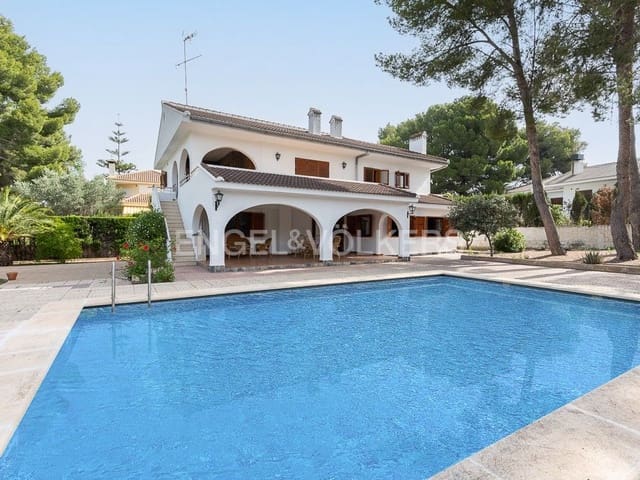 Chalet de 5 habitaciones en Llíria en venta con piscina garaje - 470.000 € (Ref: 8235523)
