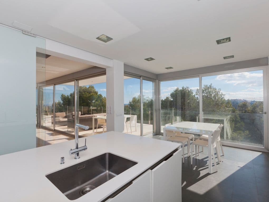6 bedroom Villa for sale in Chiva with garage - € 1,500,000 (Ref: 8235535)