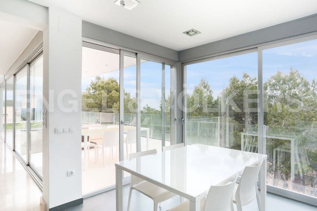 6 bedroom Villa for sale in Chiva with garage - € 1,500,000 (Ref: 8235535)
