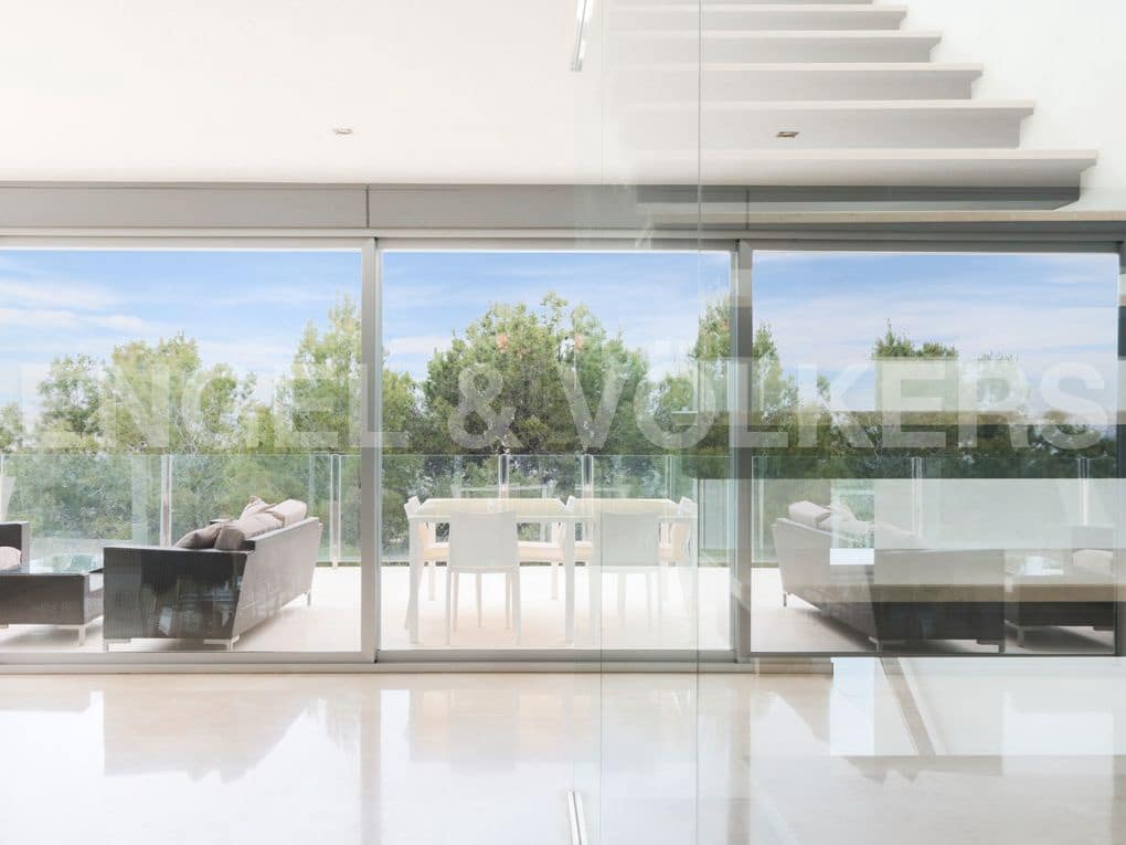 6 bedroom Villa for sale in Chiva with garage - € 1,500,000 (Ref: 8235535)