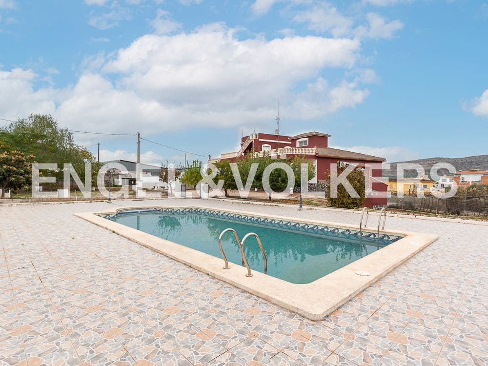 4 bedroom Villa for sale in Barxeta with pool garage - € 380,000 (Ref: 8235543)