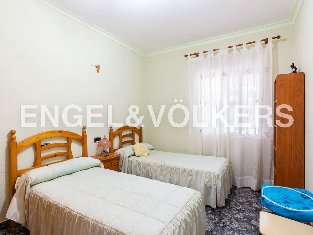 4 bedroom Villa for sale in Barxeta with pool garage - € 380,000 (Ref: 8235543)