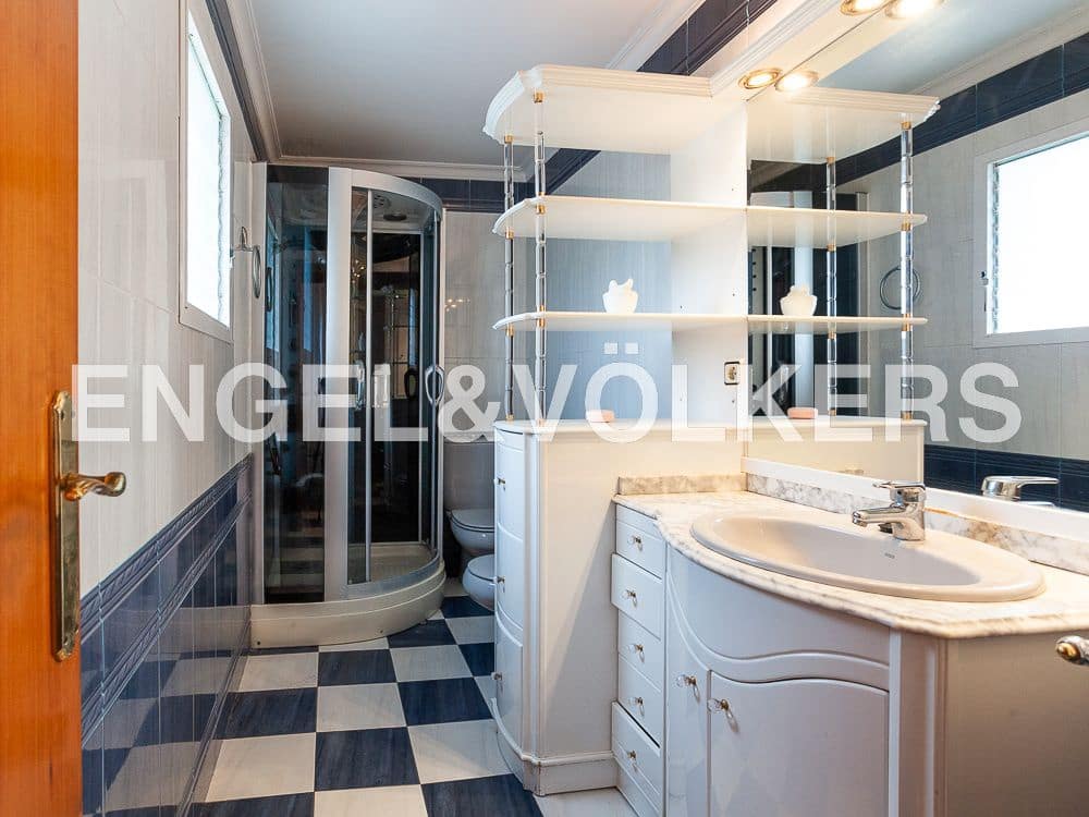 4 bedroom Villa for sale in Barxeta with pool garage - € 380,000 (Ref: 8235543)