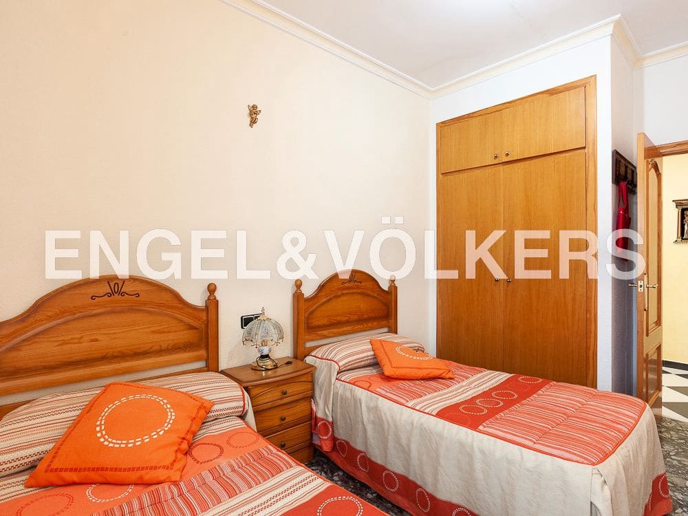 4 bedroom Villa for sale in Barxeta with pool garage - € 380,000 (Ref: 8235543)