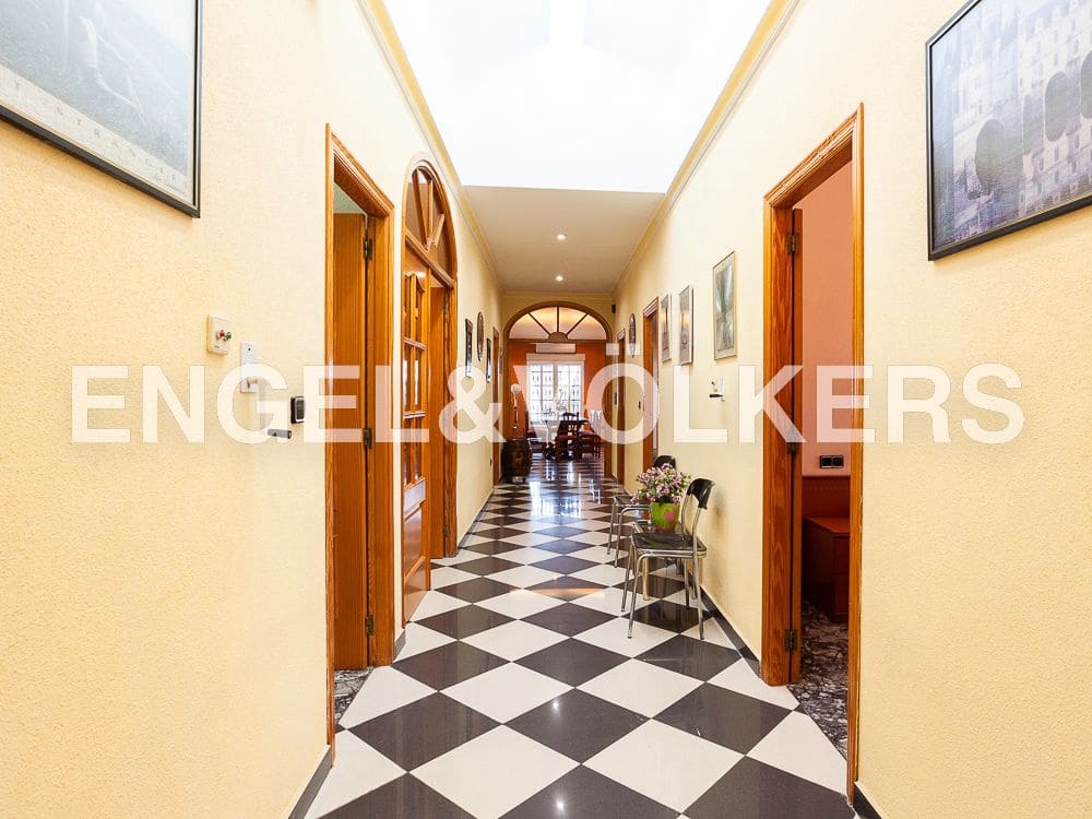 4 bedroom Villa for sale in Barxeta with pool garage - € 380,000 (Ref: 8235543)