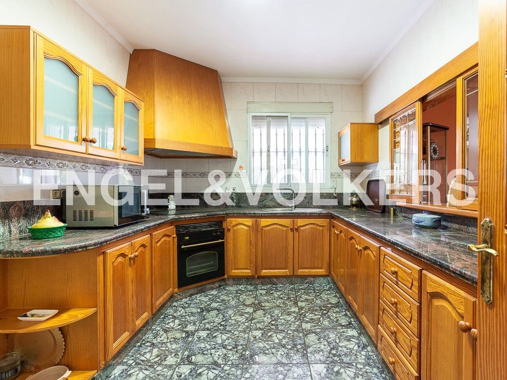 4 bedroom Villa for sale in Barxeta with pool garage - € 380,000 (Ref: 8235543)