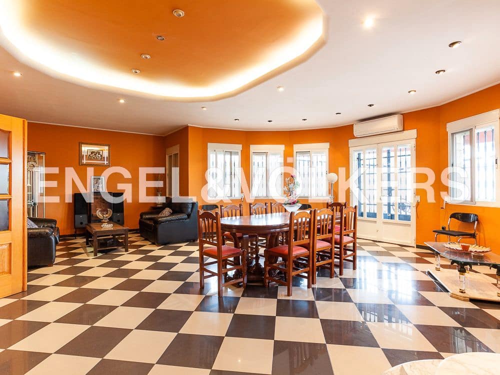 4 bedroom Villa for sale in Barxeta with pool garage - € 380,000 (Ref: 8235543)