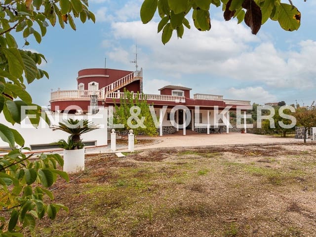 4 soveværelse Villa til salg i Barxeta med swimmingpool garage - € 380.000 (Ref: 8235543)