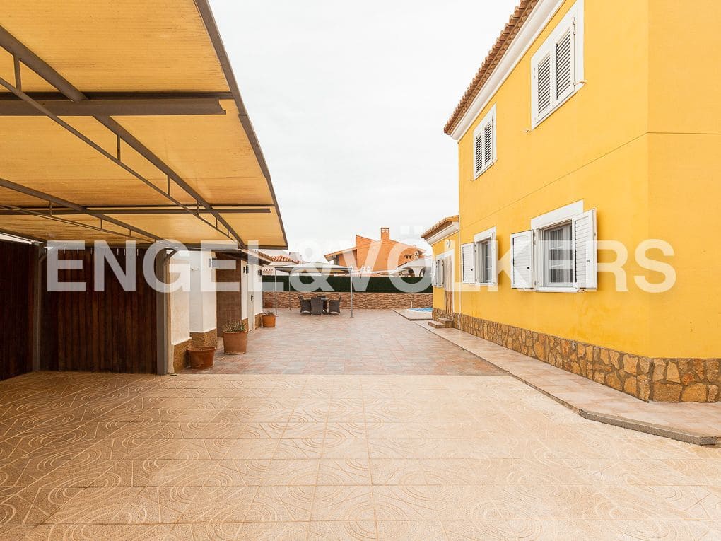 5 sypialnia Willa na sprzedaż w Cullera z basenem garażem - 900 000 € (Ref: 8235564)