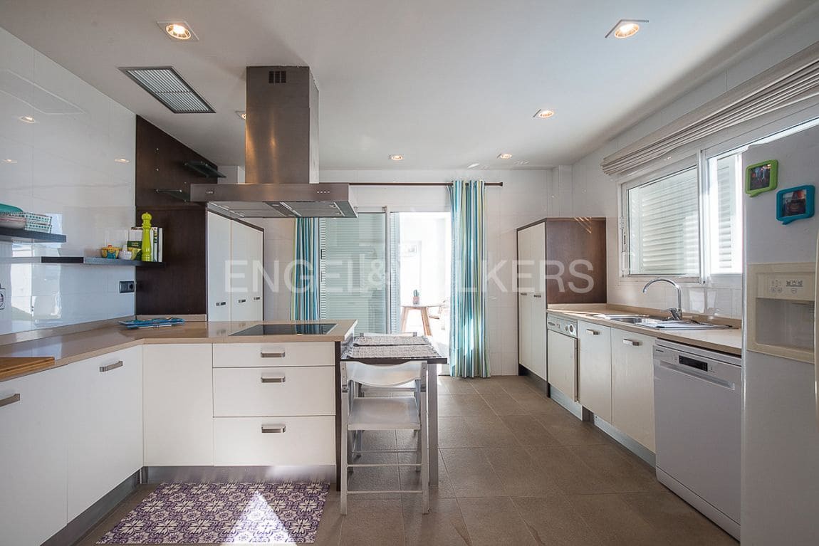 4 bedroom Villa for sale in Faro de Cullera with pool garage - € 890,000 (Ref: 8235565)