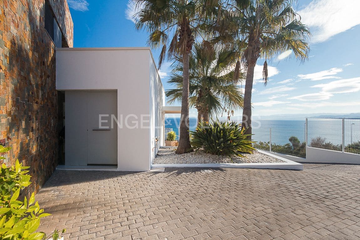 4 bedroom Villa for sale in Faro de Cullera with pool garage - € 890,000 (Ref: 8235565)