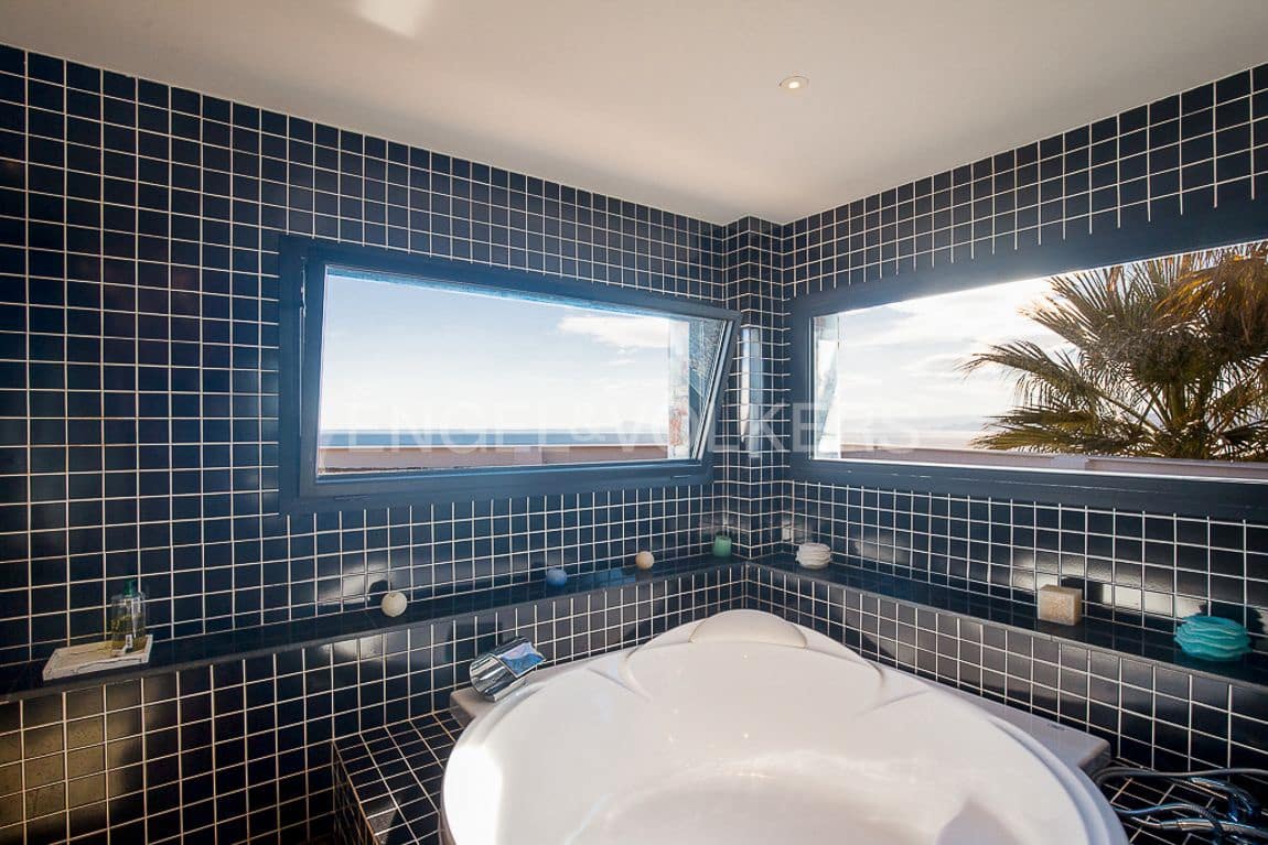 4 bedroom Villa for sale in Faro de Cullera with pool garage - € 890,000 (Ref: 8235565)