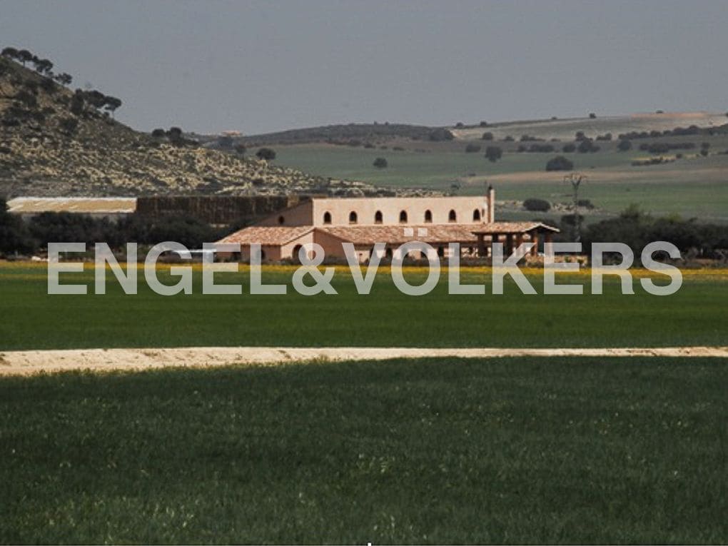 3 Zimmer Finca/Landgut zu verkaufen in Chinchilla de Monte-Aragon mit Pool - 2.700.000 € (Ref: 8235566)