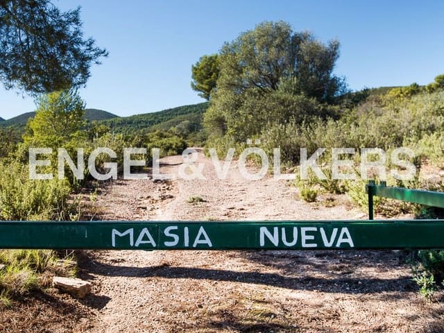 13 soveværelse Finca/Landehus til salg i Segorbe med swimmingpool garage - € 750.000 (Ref: 8235591)