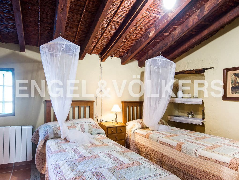 13 bedroom Finca/Country House for sale in Segorbe with pool garage - € 747,000 (Ref: 8235591)