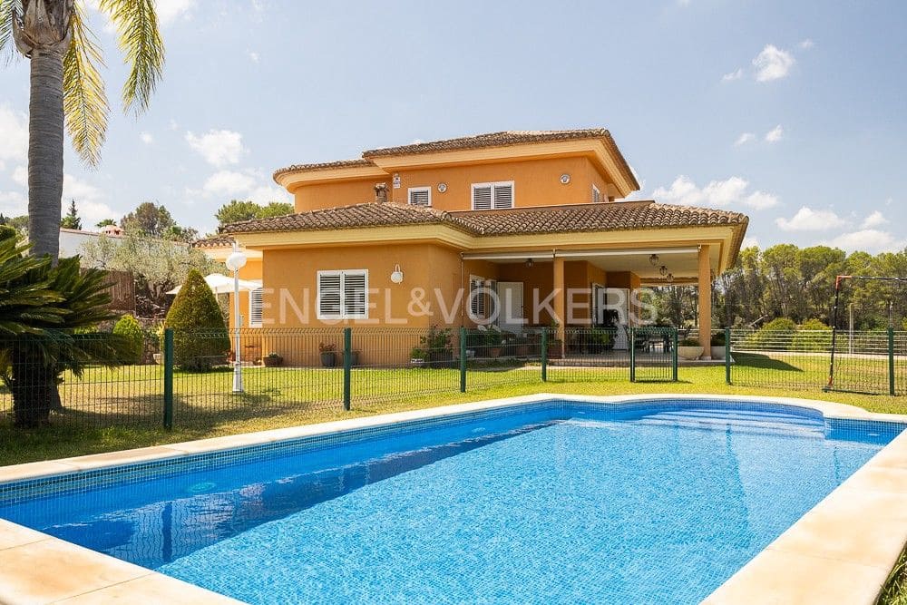 5 soveværelse Villa til salg i Xativa med swimmingpool garage - € 460.000 (Ref: 8235617)