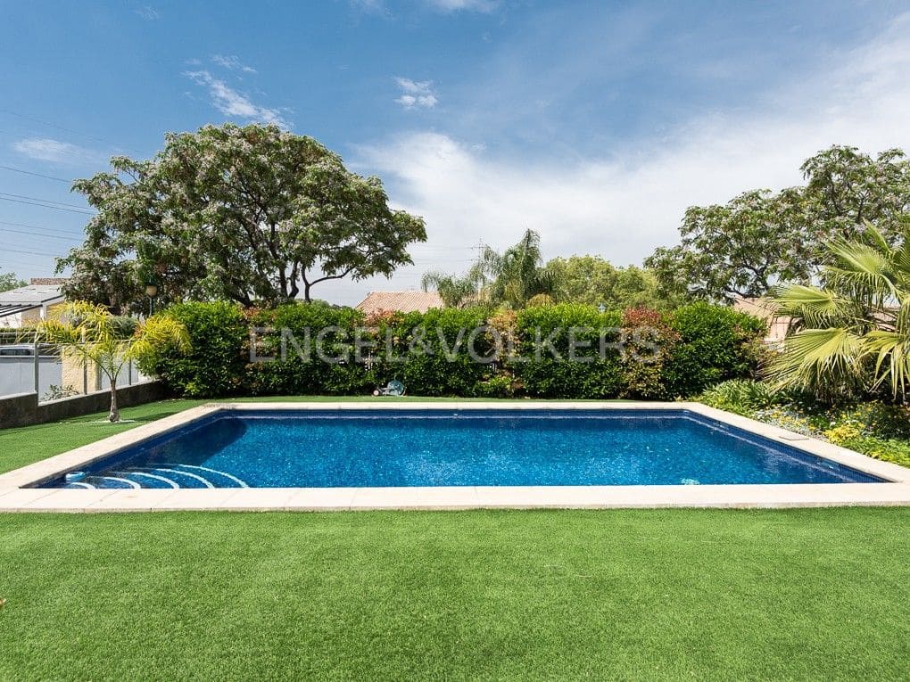 4 bedroom Villa for sale in Betera with pool garage - € 849,000 (Ref: 8235633)
